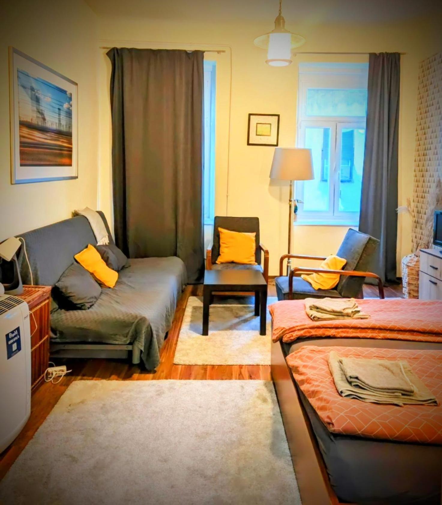 Anna'S Place Будапеща Екстериор снимка
